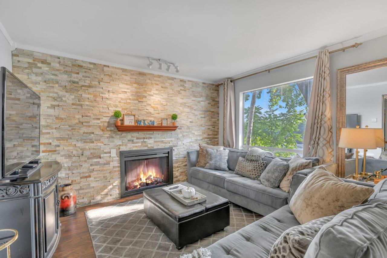 Nash Gold Private Condo - 2Bed, 2Bath, Sleep 6, 25 Min Walk To Broadway And All Nashville Attractions, Pool, Gym Екстериор снимка