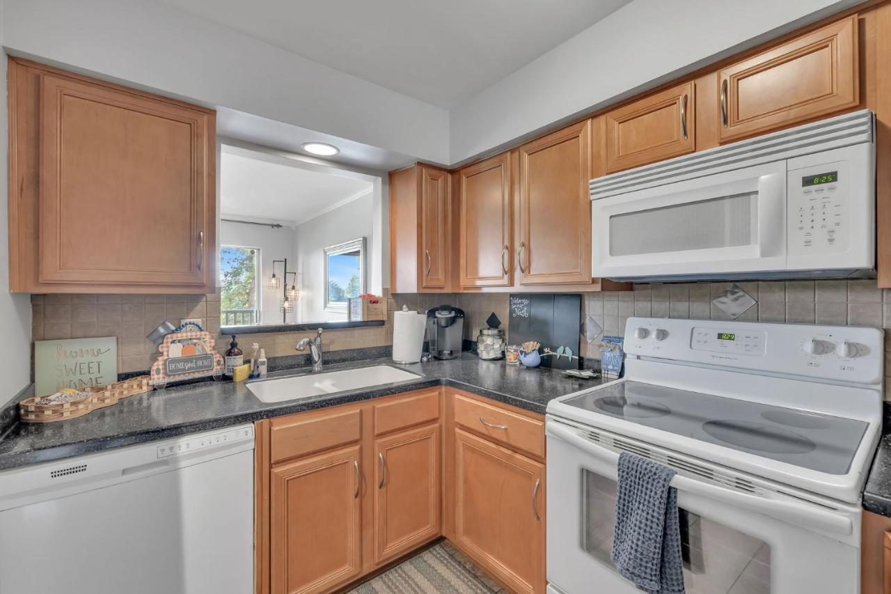 Nash Gold Private Condo - 2Bed, 2Bath, Sleep 6, 25 Min Walk To Broadway And All Nashville Attractions, Pool, Gym Екстериор снимка