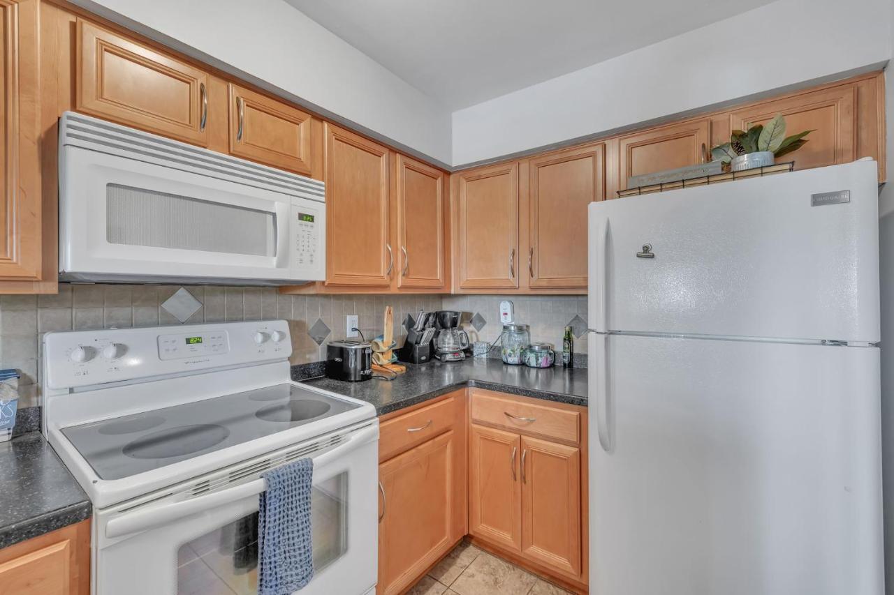 Nash Gold Private Condo - 2Bed, 2Bath, Sleep 6, 25 Min Walk To Broadway And All Nashville Attractions, Pool, Gym Екстериор снимка